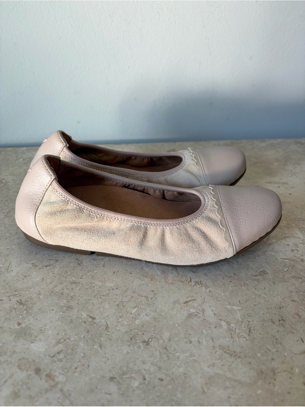 Vionic Tina Ballet Flat Size 5 Pale Pink Suede Cap Toe Slip On Comfort Shoes